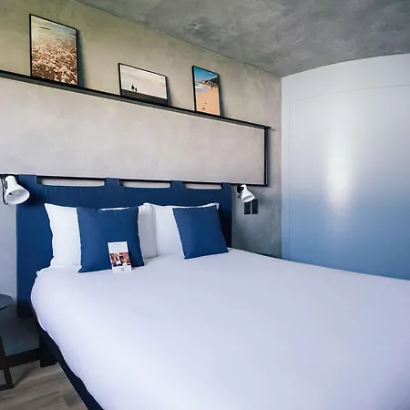 Ibis Barcelona Castelldefels Hotel Exterior photo